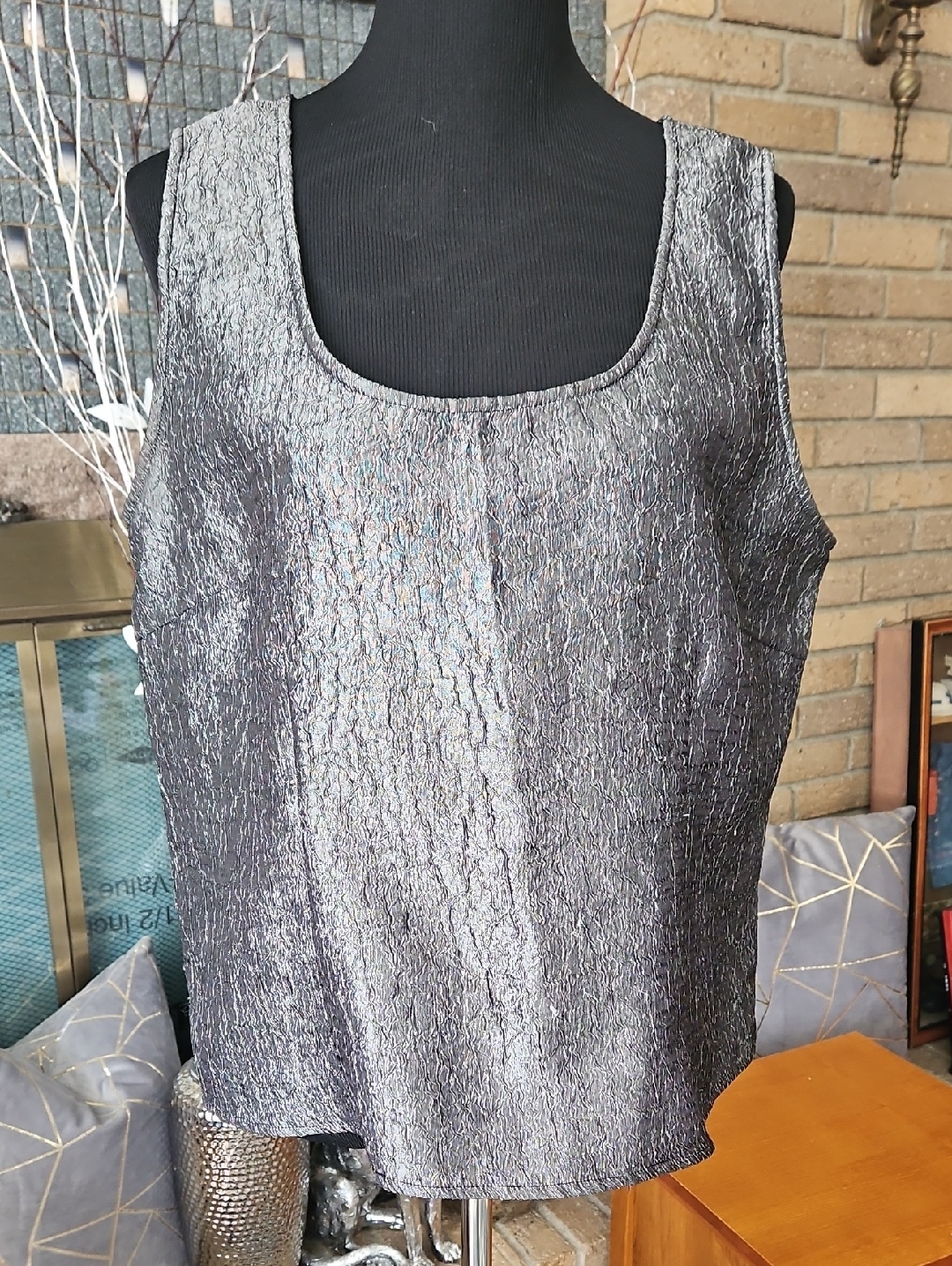 Cropped Gray Silver Sleeveless Top Xl